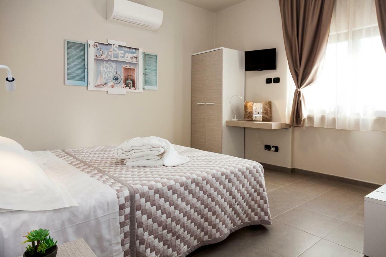 Riviera Hub Hotell Cisano sul Neva Eksteriør bilde